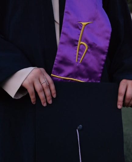 Быстро и надежно купить диплом с проводкой